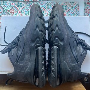 Women’s Nike sneaker Black 270 air max react
